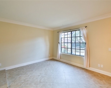 1013 W Linden Street - Photo Thumbnail 2