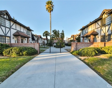1013 W Linden Street - Photo Thumbnail 38