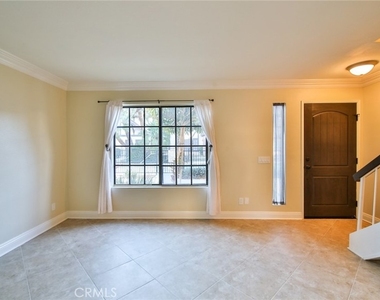 1013 W Linden Street - Photo Thumbnail 3