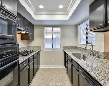 1013 W Linden Street - Photo Thumbnail 14