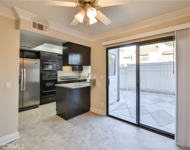 1013 W Linden Street - Photo Thumbnail 11