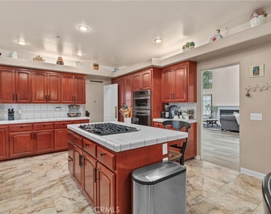 334 Lakeside - Photo Thumbnail 14