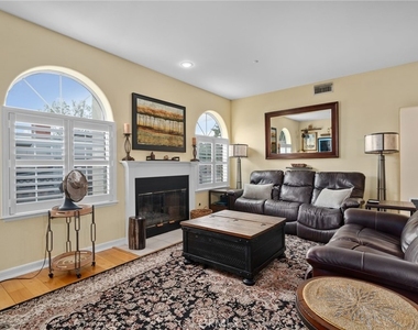 334 Lakeside - Photo Thumbnail 12