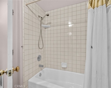 334 Lakeside - Photo Thumbnail 20