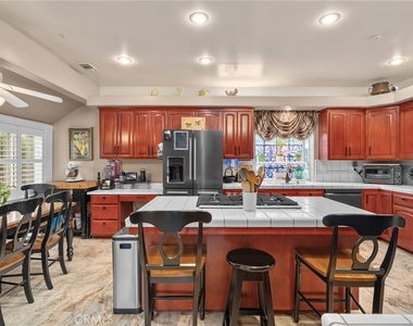 334 Lakeside - Photo Thumbnail 16