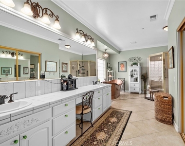 334 Lakeside - Photo Thumbnail 26