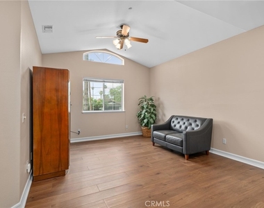 334 Lakeside - Photo Thumbnail 30