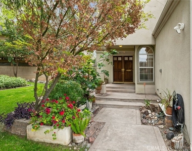 334 Lakeside - Photo Thumbnail 5