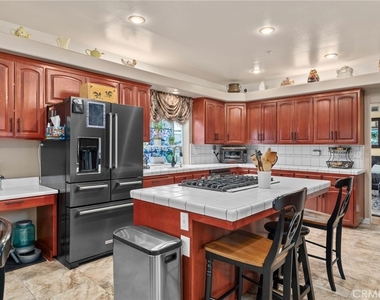 334 Lakeside - Photo Thumbnail 15