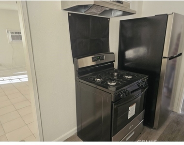 305 Geneva Street - Photo Thumbnail 4