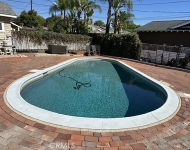 437 Cucamonga - Photo Thumbnail 24