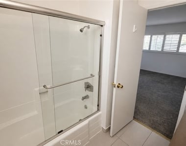 5255 Bellingham - Photo Thumbnail 10