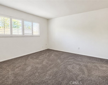 5255 Bellingham - Photo Thumbnail 6