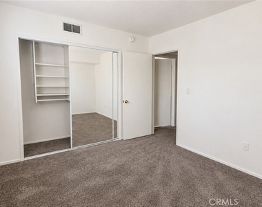 5255 Bellingham - Photo Thumbnail 13