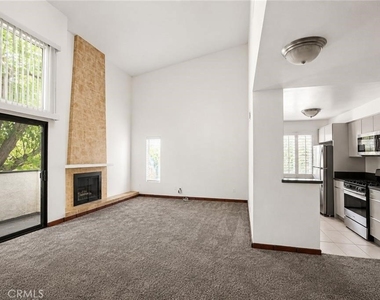 5255 Bellingham - Photo Thumbnail 2