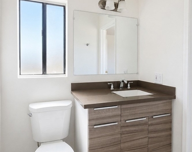 5255 Bellingham - Photo Thumbnail 19