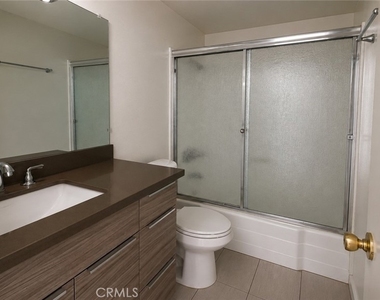 5255 Bellingham - Photo Thumbnail 14