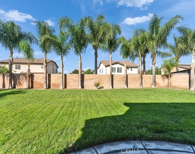 7447 Larsen Bay Street - Photo Thumbnail 18