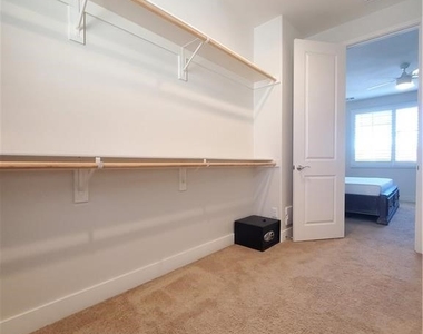 11628 Solaire Way - Photo Thumbnail 19
