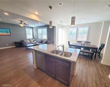 11628 Solaire Way - Photo Thumbnail 5