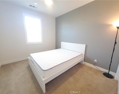 11628 Solaire Way - Photo Thumbnail 10