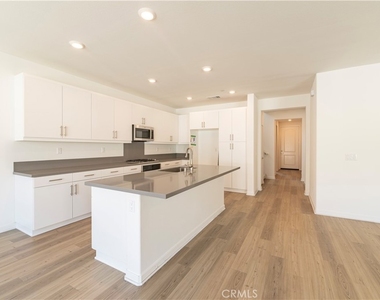 2840 Lake Mendoza Street - Photo Thumbnail 2