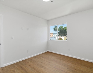 2638 Virginia - Photo Thumbnail 11