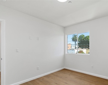 2638 Virginia - Photo Thumbnail 10