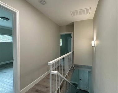 260 Linda Rosa Avenue - Photo Thumbnail 8