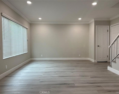 260 Linda Rosa Avenue - Photo Thumbnail 7