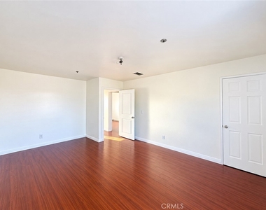 313 S Curtis Avenue - Photo Thumbnail 9