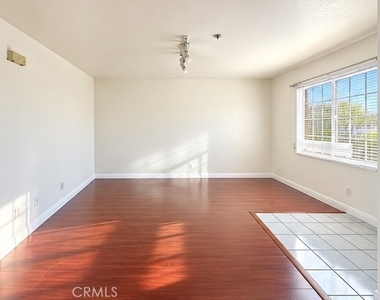 313 S Curtis Avenue - Photo Thumbnail 7