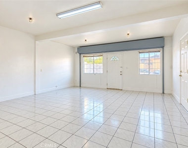 313 S Curtis Avenue - Photo Thumbnail 3