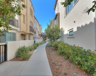 2750 W 182nd - Photo Thumbnail 52