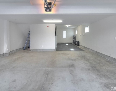 2750 W 182nd - Photo Thumbnail 44