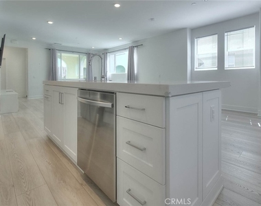 2750 W 182nd - Photo Thumbnail 19