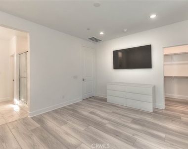 2750 W 182nd - Photo Thumbnail 26
