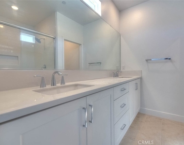 2750 W 182nd - Photo Thumbnail 28