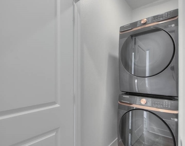 2750 W 182nd - Photo Thumbnail 46