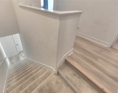 2750 W 182nd - Photo Thumbnail 48