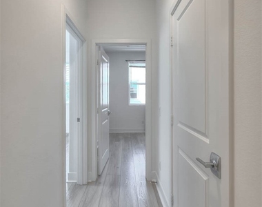 2750 W 182nd - Photo Thumbnail 33