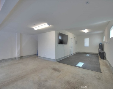 2750 W 182nd - Photo Thumbnail 43