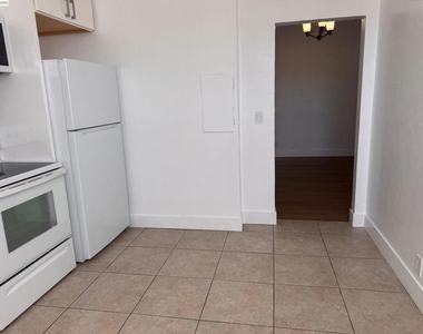 2025 East 20th St - Photo Thumbnail 4