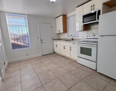 2025 East 20th St - Photo Thumbnail 16