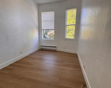 2025 East 20th St - Photo Thumbnail 14