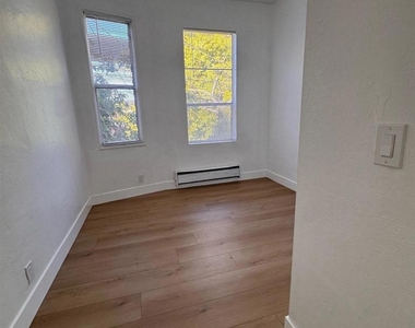 2025 East 20th St - Photo Thumbnail 12