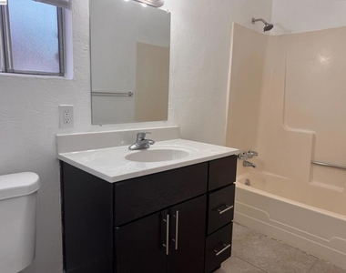 2025 East 20th St - Photo Thumbnail 6