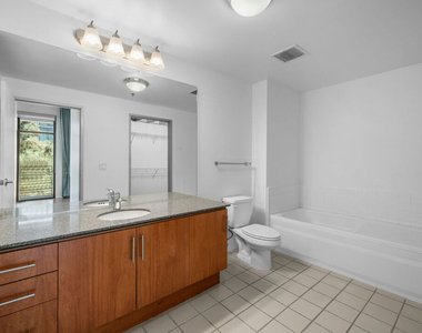 330 W 11th Street - Photo Thumbnail 6