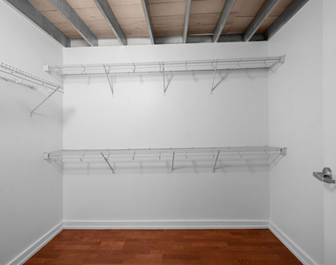 330 W 11th Street - Photo Thumbnail 12