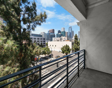 330 W 11th Street - Photo Thumbnail 5